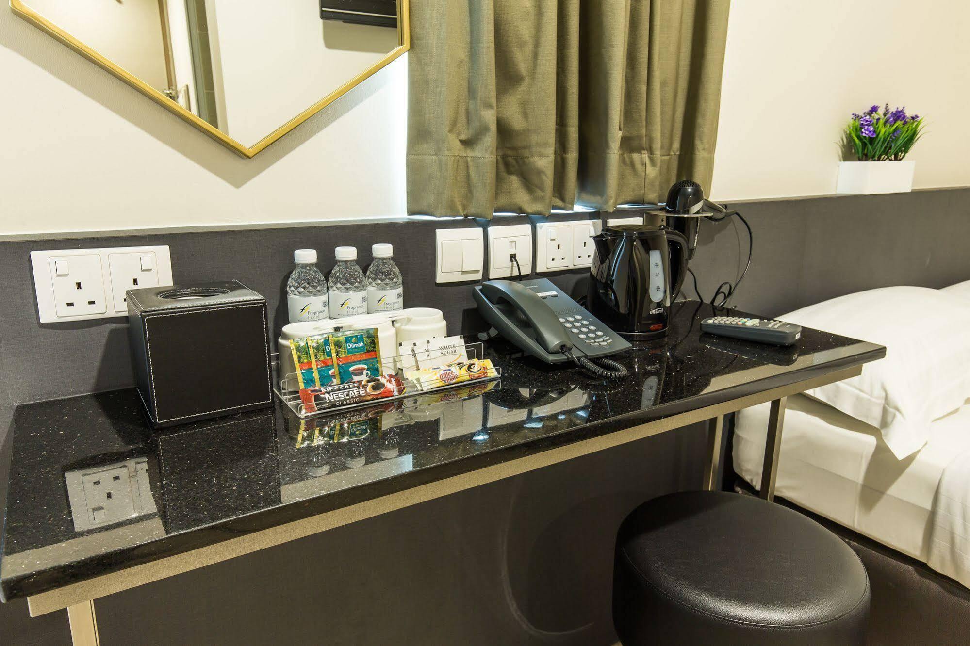 Ibis Budget Singapore Emerald Exterior foto